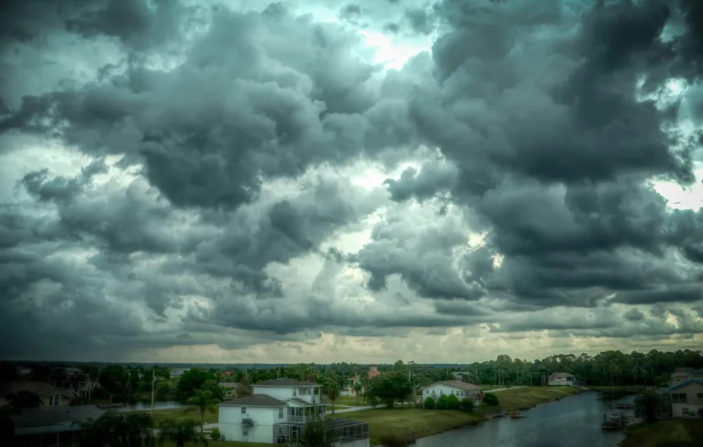 Stormy Florida sky - Lindholm Exteriors
